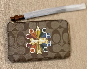 NEW COACH C7308 WRISTLET SIGNATURE CANVAS RADIAL RAINBOW PRIDE LGBTQ WALLET - Picture 1 of 9