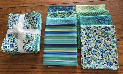 Paquete Fat Quarter (8) - Telas Marcus - Blue Crush de Monika Zhu - BONITO Foto 1 de 4