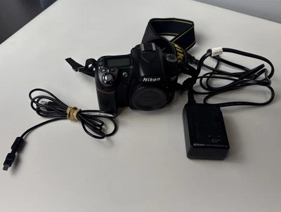 Cuerpo de cámara digital Nikon D80, batería, cargador, cable de datos, error vendido como piezas Foto 1 de 4
