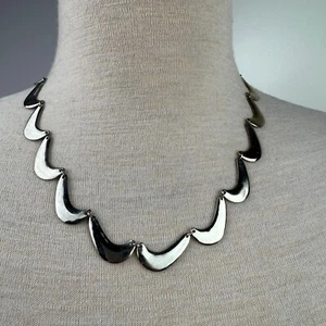 Vintage Avon Wavy Link Boomerang Silver Tone Necklace 19.5" - Picture 1 of 6