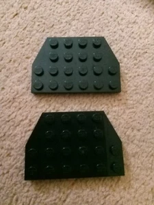 Lego Black Plate Wedge 32059 4x6 - 2 cut Angled Corners 1x2 x 2 pieces spare - Picture 1 of 1
