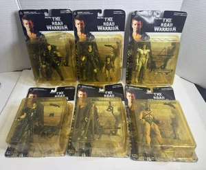Mad Max The Road Warrior N2 Toys Serie 1 Set Completo 6/6 NOS Plastica Ingiallita - Foto 1 di 19