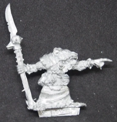 Warhammer Skaven Champion Packmaster Blyte with spear halberd metal OOP 1987 - Immagine 1 di 2