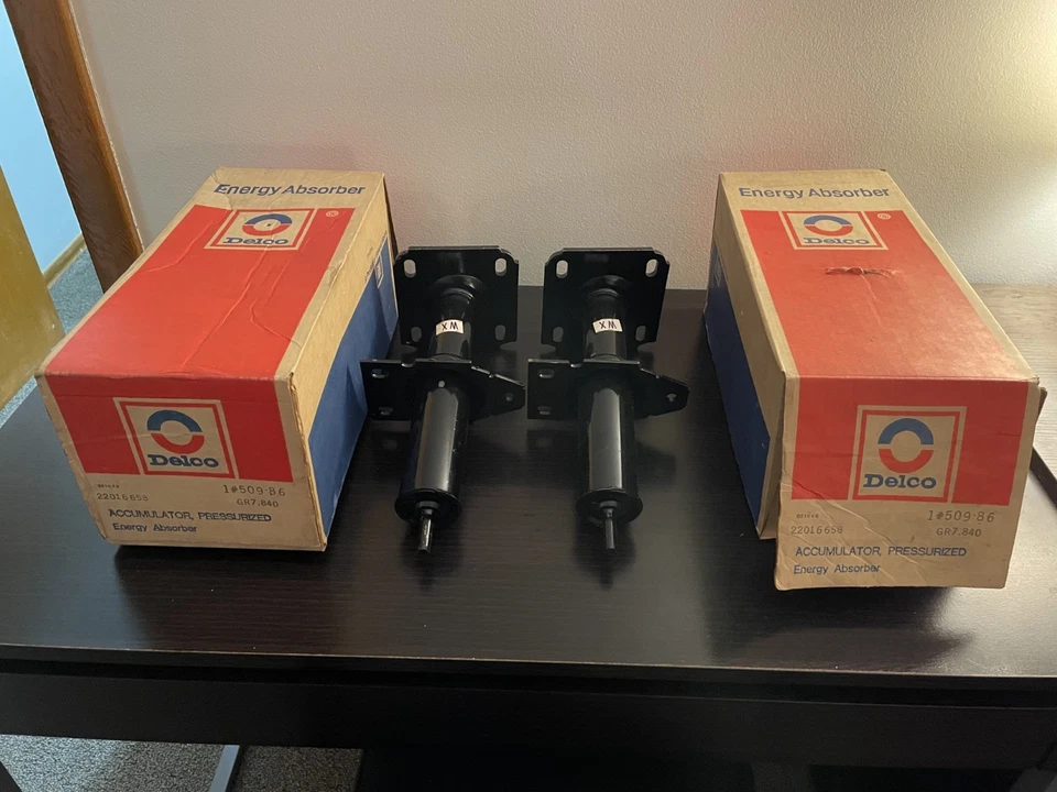 Amortiguadores de energía para parachoques delantero o trasero Omega GM NOS 1980-1985 Skylark 1980-1984 Foto 1 de 4