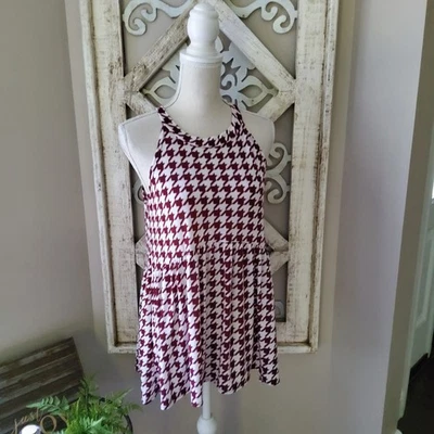 Camiseta sin mangas grande suave Peplum Babydoll fluida pata de gallo halter vino borgoña Foto 1 de 4