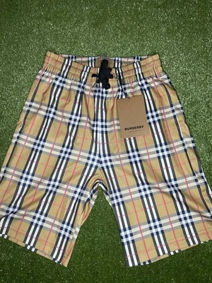 Pantalones cortos Burberry Foto 1 de 4