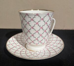 Imperial Porcelain Russian Lomonosov Pink Fishnet  Tea Cup & Saucer