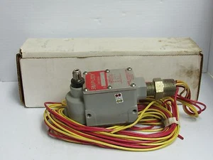 NEW NAMCO SNAPLOCK LIMIT SWITCH EA 770-10001 EA77010001 - Picture 1 of 5