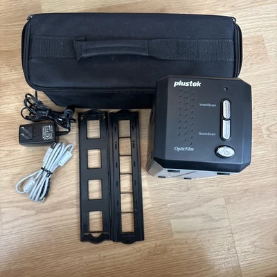 Plustek OpticFilm 8200i SE 7000 DPI Film/Slide Scanner - Image 1 of 4