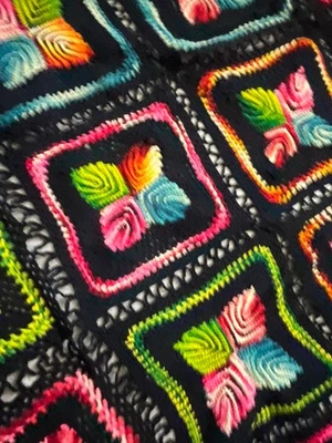 Manta colorida de lana tejida floral de lana de abuela abuela vintage hecha a mano Foto 1 de 4