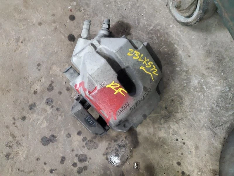 Pinza de pasajero delantera sedán mercado de Canadá para BMW 323i 1801179 06-07 Foto 1 de 4