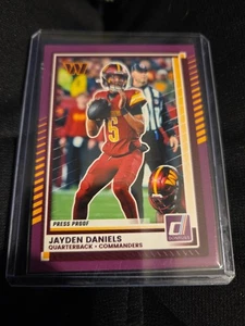 2025 Donruss - #28 Jayden Daniels Purple Press Proof - Bild 1 von 2