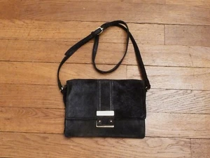 🌼 Sac à Main en Daim Noir avec Rabat Aimanté et Bandoulière- Petite Mendigote - Foto 1 di 11