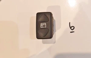 Freelander 1 1998-02  models  Rear Tailgate Window Switch     YUF101540LNF   (6) - Picture 1 of 2