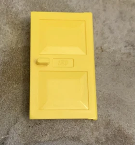 Lego Part 4131 Yellow Door. Used - Picture 1 of 3