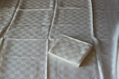 Nappe blanche ancienne avec 6 serviettes 1m 85 x 1m 55 - Photo 1/4