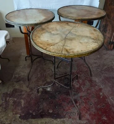 3 TABLES BAR DE TERRASSE ANCIENNES. FER, LAITON, MARBRE. ESPAGNE. FIN DU 19E - Photo 1/2