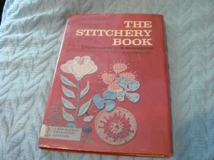 THE STITICHER BOOK Embroidery for Beginners by Irene Preston Miller and Winifred - Imagen 1 de 12