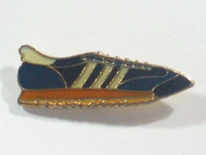 Vintage Sneaker Pin, Sports Running Sneaker Lapel Pin, Hat tack - Picture 1 of 3