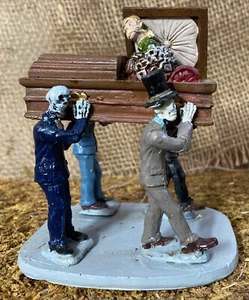 RARO! Accessorio villaggio di Halloween Lemax Spooky Town ~ PRESTO A LETTO ~ #03812 - Foto 1 di 12