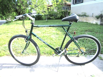 Bicicleta de montaña GT Timberline All Terra 4130 verde. Piezas originales. Foto 1 de 4