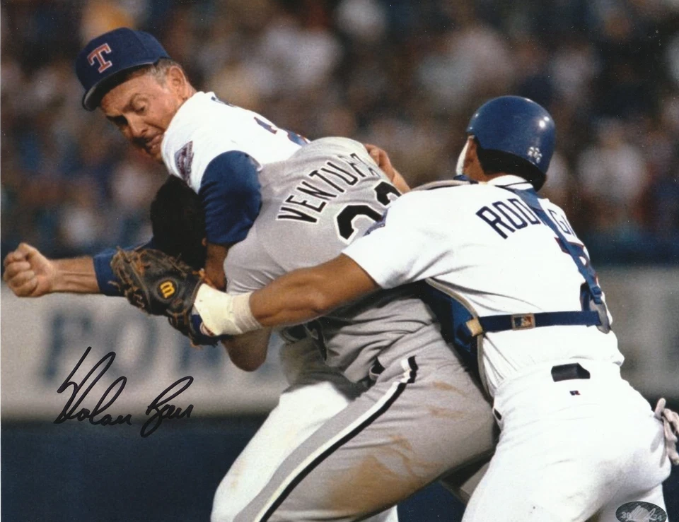 NOLAN RYAN TEXAS RANGERS VENTURA FIGHT  RYAN AUTHENTICATION  ACTION SIGNED 8x10 - Image 1 of 1