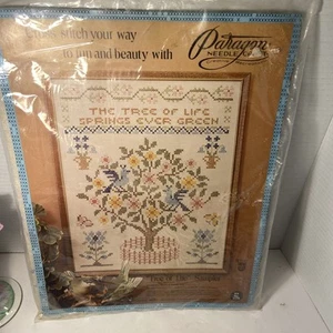 Neu in Verpackung Vintage 1974 Paragon Nadel Handwerk Lebensbaum Sampler Kit - Bild 1 von 2