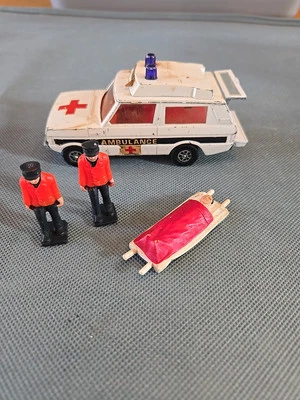 CORGI Range Rover Ambulance &EMT Stretcher 1974 VTG Vehicle  Great Britain - Image 1 of 4