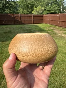 MARBLEHEAD POTTERY ARTS & CRAFTS SPECKLED CURDLED MATTE BROWN VASE - Picture 1 of 16