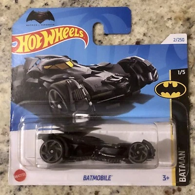 Hot Wheels BATMOBILE BATMAN VS SUPERMAN VETRI GIALLI 2024 1:64 - Immagine 1 di 2