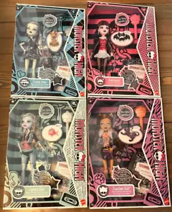 2024 Monster High Reproduction Doll Set FRANKIE DRACULAURA CLAWDEEN LAGOONA NEW - Picture 1 of 5