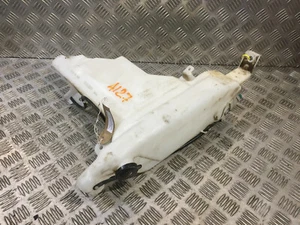 Isuzu N Elf Grafter NLR3.0 Windscreen Washer Liquid Tank + Pump 2009-on GENUINE - Picture 1 of 9