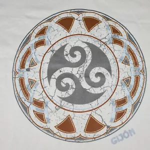 Gijon Camicia Uomo M Vestibilità Media Beige Celtica Tribale Grafica Spirale Spagna Nuova senza etichette - Foto 1 di 12