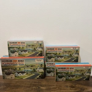 5 Bachmann O-S Scale Plasticville USA - 3 Switch Towers, Motel, Church - Picture 1 of 9