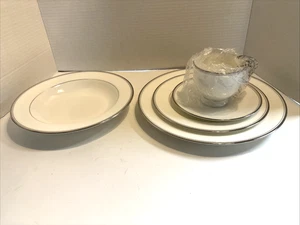 Mikasa GOTHIC PLATIN 5-teiliges Gedeck - Bone China - unbenutzt - Bild 1 von 7