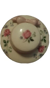 Vintage Keramik Schmuckkästchen mit Blumen & Schleife - Bild 1 von 4