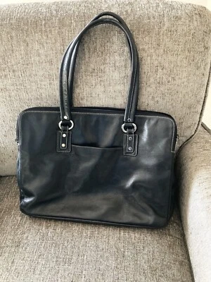 Bolso de Mano Perlina Cartera Cuero Negro Multi Compartimentos Cierre 2 Cremallera Original $218 Foto 1 de 4