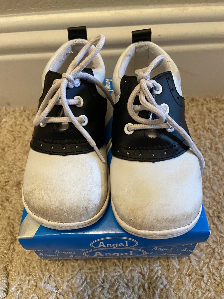 boys angel saddle oxfords size 7 - Image 1 of 4