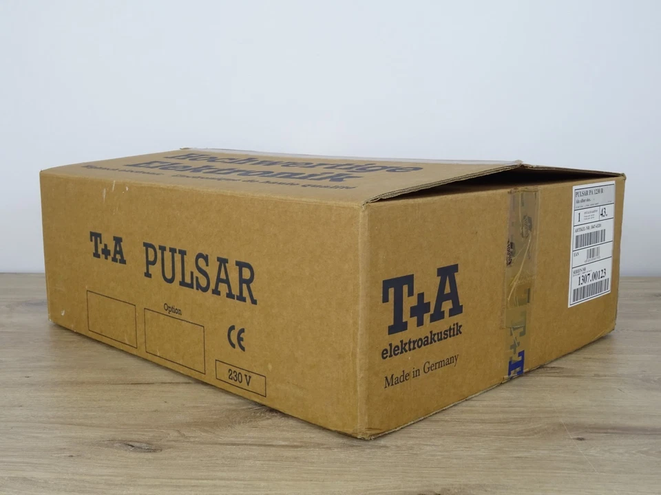 T+A PA1230R Vollverstärker, Silber, optisch sehr guter Zustand, 10624/1307E00123 - Bild 1 von 4