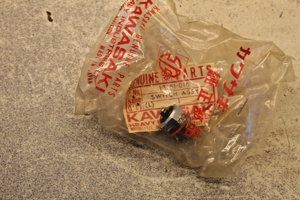 INTERRUPTOR NEUTRO TRANSMISIÓN KAWASAKI F11 F11M Z1 -A-B 73-1975 OEM NOS 13151-018 Foto 1 de 2
