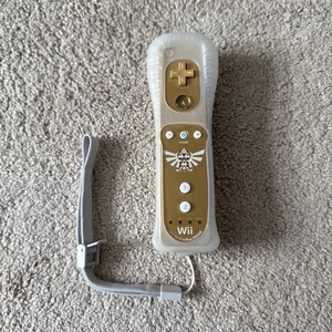 Nintendo Wii ZELDA SKYWARD SWORD Special Edition Controller with Cover - Picture 1 of 2