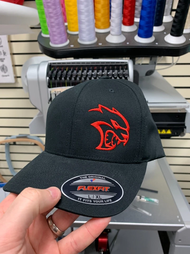 Gorra Dodge Charger Challenger 6,2 L Hellcat Flex Fit *Varios colores disponibles.* Foto 1 de 3