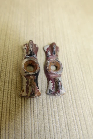 2x ANTIQUE Cast Iron Double Fixed WINDOW PANE FRAME LOCKS Screen Door Sash LATCH Cover