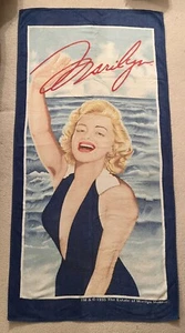 Marilyn Monroe Beach Towel Retro Holiday Gift TM & C 1995 The Estate of Marilyn - Picture 1 of 3