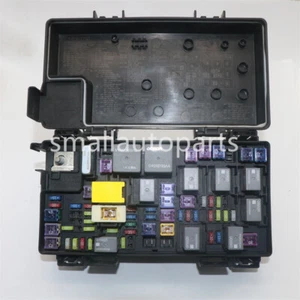 Caja de fusibles de módulo de alimentación totalmente integrada OEM 68089323AF para Ram 1500 2500 2012 - Imagen 1 de 12
