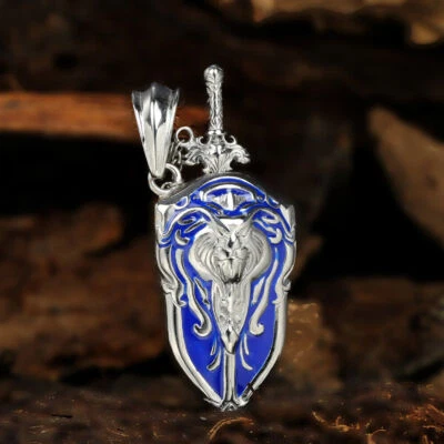 Collar colgante espada escudo Warcraft de acero inoxidable para hombre joyería al por mayor Foto 1 de 4