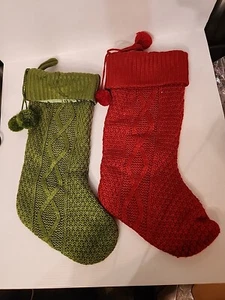 2 Weihnachtsstrümpfe grün rot Zopfmuster groß 19"x10" Bommeln dick gefüttert - Bild 1 von 6