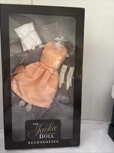 Franklin Mint – The Jackie Kennedy Doll’s Peach Satin Dress Ensemble - Picture 1 of 2