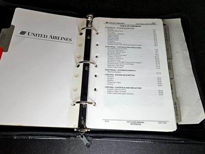 UNITED AIRLINES -  Boeing 727 Flight Manual Reference, 1996 Binder, Engine, Fuel - Image 1 of 4