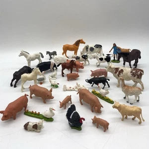 Set Vintage 70s Britains Plastic Farm Animals Toys Fencing Pigs Hens Cows Horses - Picture 1 of 6